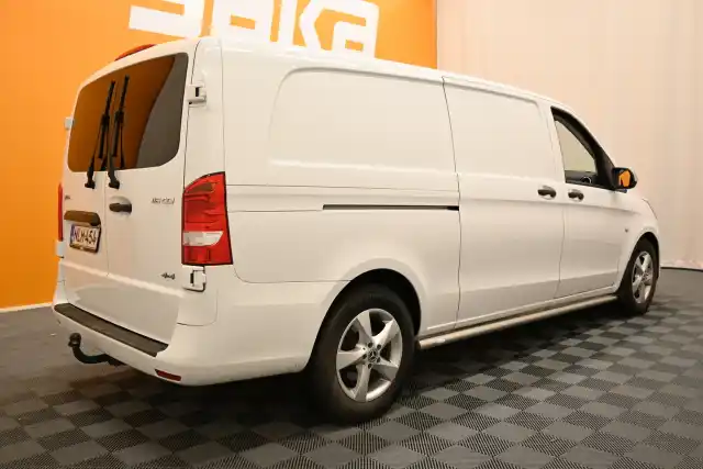 Valkoinen Pakettiauto, Mercedes-Benz Vito – NLM-454