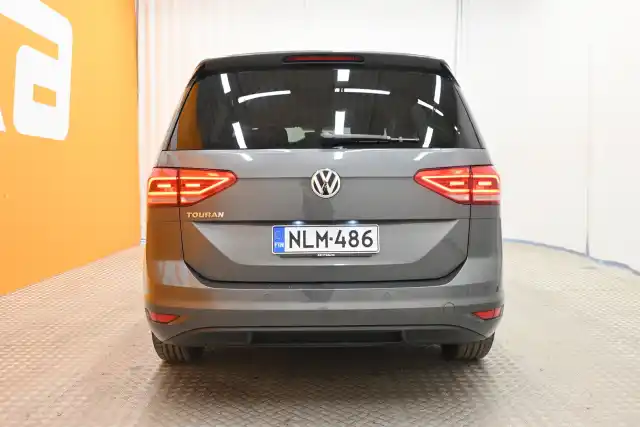 Harmaa Tila-auto, Volkswagen Touran – NLM-486