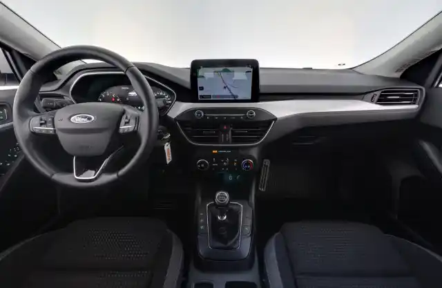 Valkoinen Farmari, Ford Focus – NLM-581