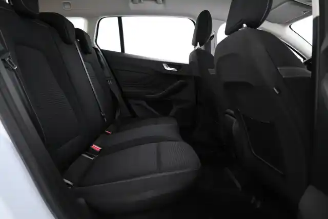 Valkoinen Farmari, Ford Focus – NLM-581