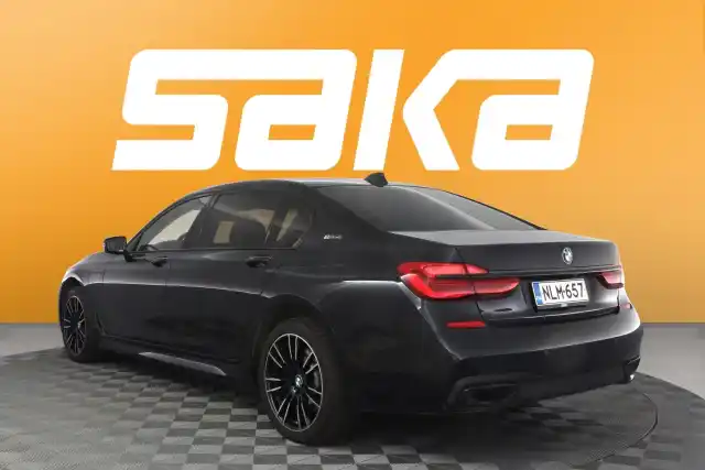 Sininen Sedan, BMW 740 – NLM-657
