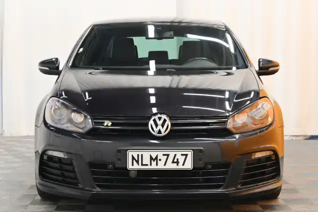 Musta Viistoperä, Volkswagen Golf – NLM-747