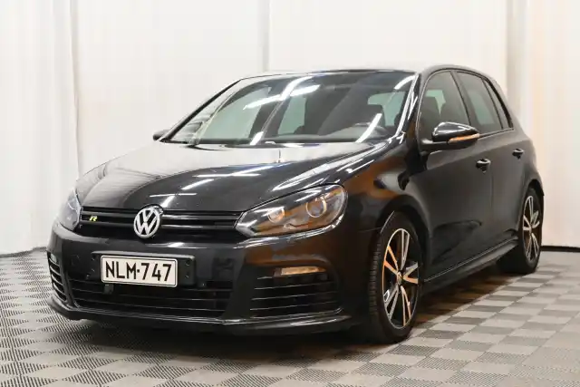 Musta Viistoperä, Volkswagen Golf – NLM-747