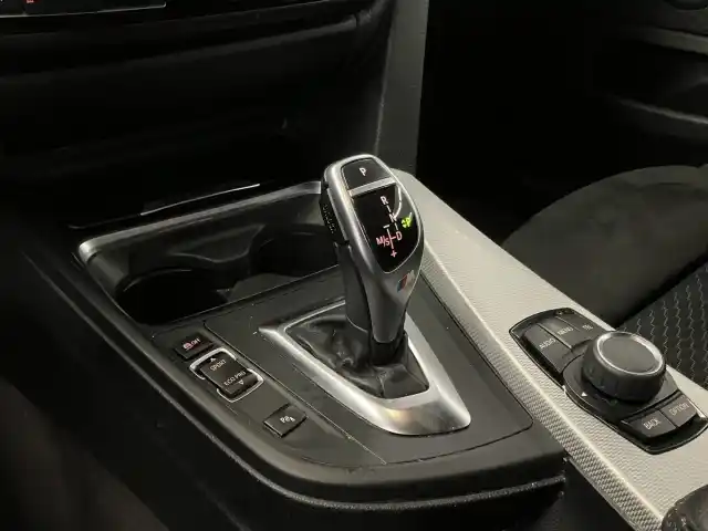 Valkoinen Sedan, BMW 420 – NLM-844
