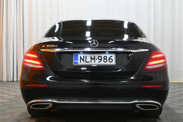 Musta Sedan, Mercedes-Benz E – NLM-986