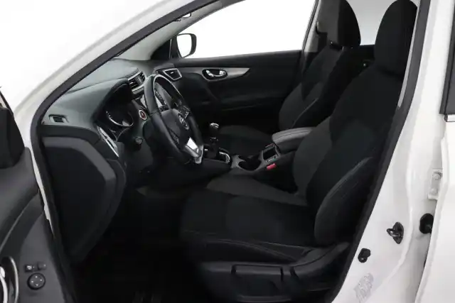Valkoinen Maastoauto, Nissan Qashqai – NLN-138