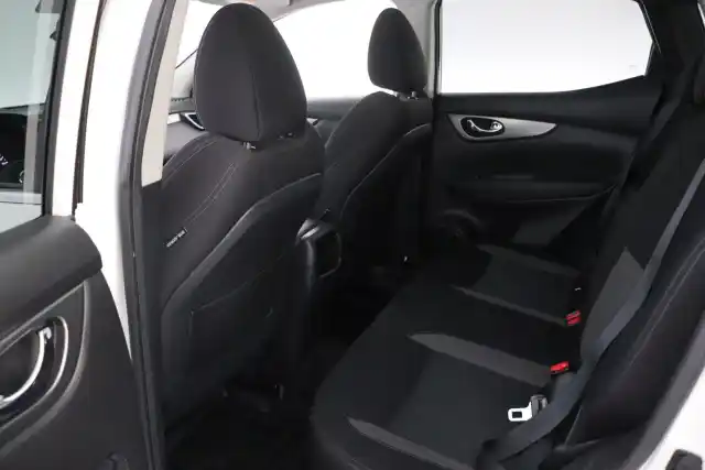 Valkoinen Maastoauto, Nissan Qashqai – NLN-138