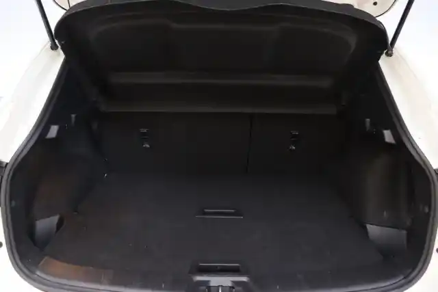 Valkoinen Maastoauto, Nissan Qashqai – NLN-138