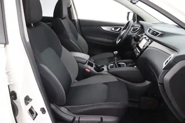 Valkoinen Maastoauto, Nissan Qashqai – NLN-138