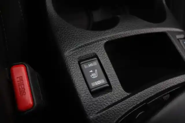 Valkoinen Maastoauto, Nissan Qashqai – NLN-138