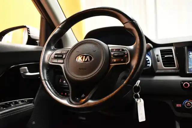 Harmaa Maastoauto, Kia NIRO – NLN-255