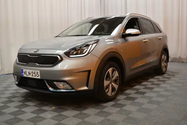 Harmaa Maastoauto, Kia NIRO – NLN-255