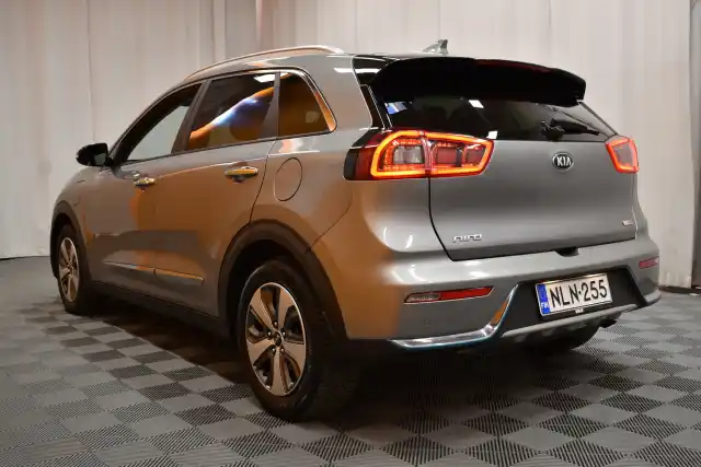 Harmaa Maastoauto, Kia NIRO – NLN-255