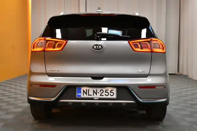 Harmaa Maastoauto, Kia NIRO – NLN-255