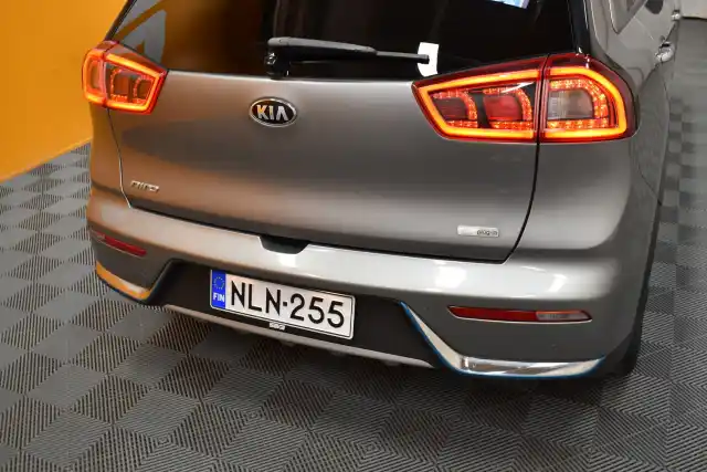 Harmaa Maastoauto, Kia NIRO – NLN-255