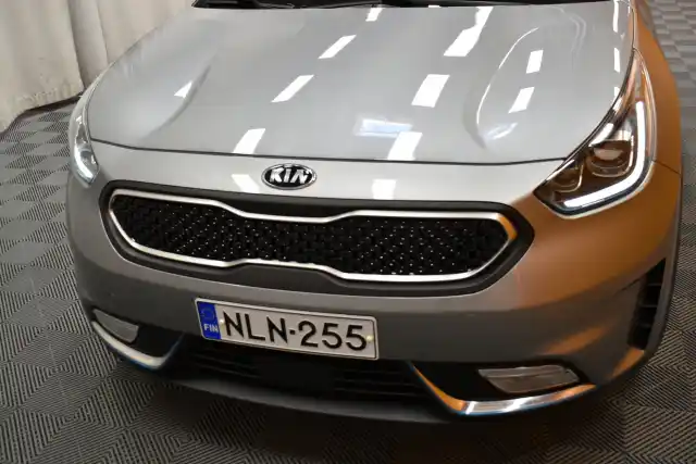 Harmaa Maastoauto, Kia NIRO – NLN-255