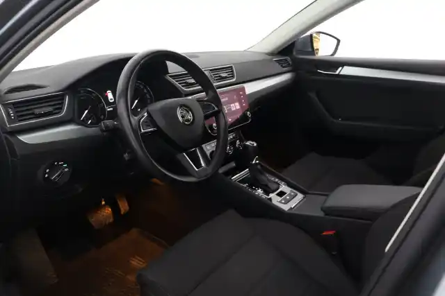 Harmaa Farmari, Skoda Superb – NLN-583