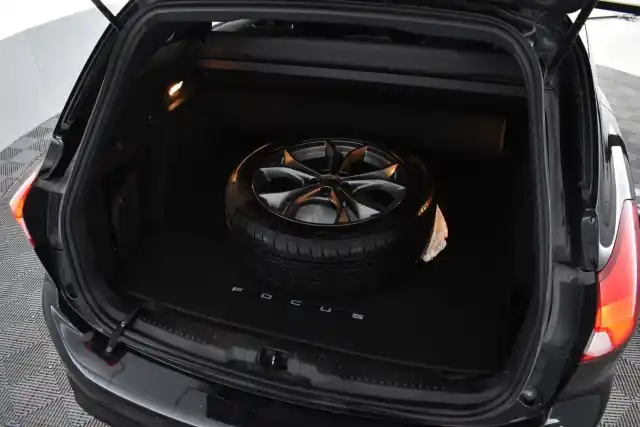 Musta Farmari, Ford Focus – NLN-650