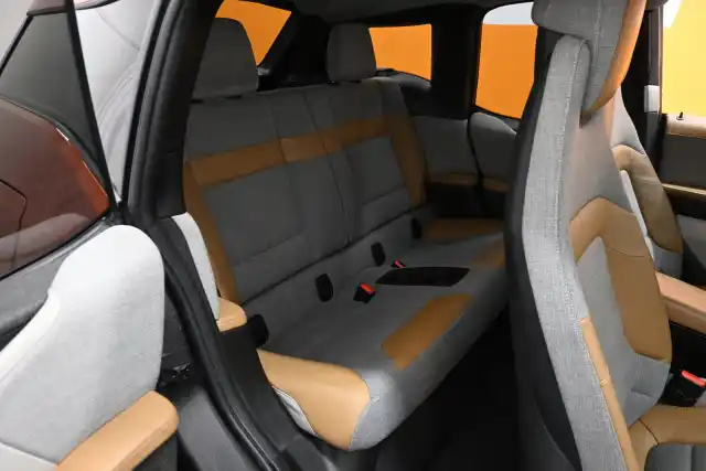 Oranssi Sedan, BMW i3 – NLN-773