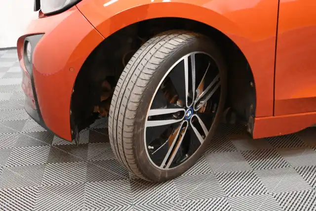 Oranssi Sedan, BMW i3 – NLN-773