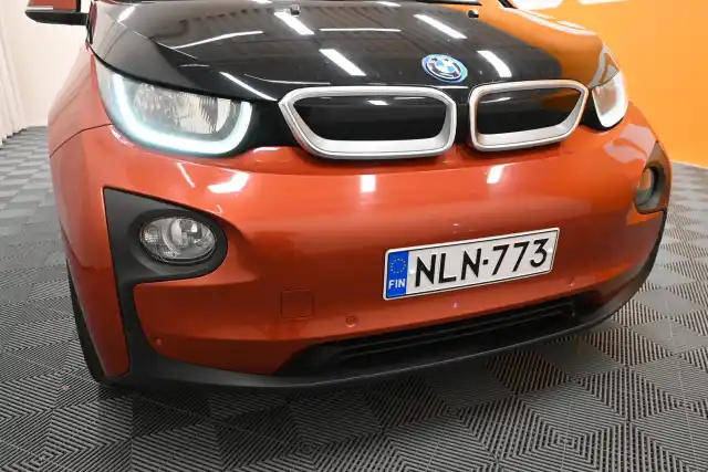 Oranssi Sedan, BMW i3 – NLN-773