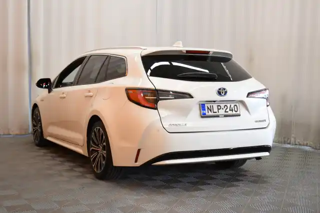 Valkoinen Farmari, Toyota Corolla – NLP-240