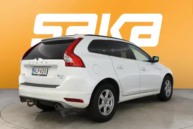 Valkoinen Maastoauto, Volvo XC60 – NLP-625