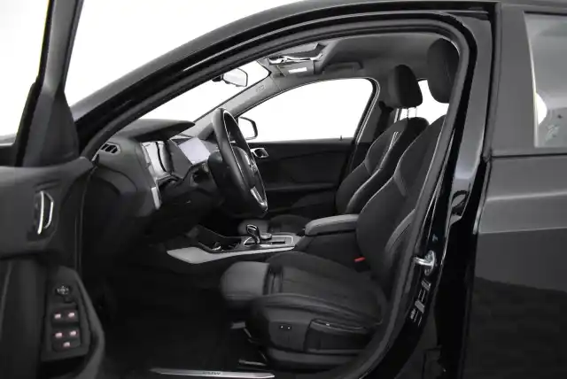 Musta Viistoperä, BMW 118 – NLP-877