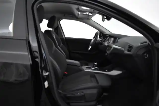 Musta Viistoperä, BMW 118 – NLP-877