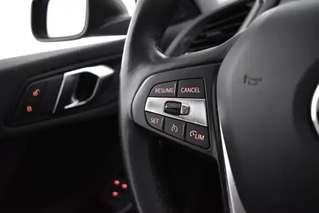 Musta Viistoperä, BMW 118 – NLP-877