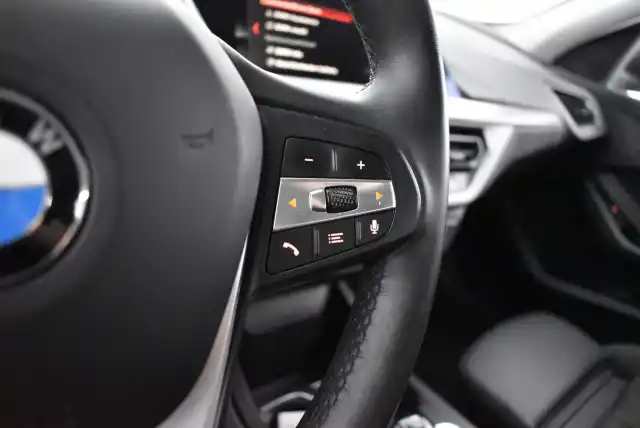 Musta Viistoperä, BMW 118 – NLP-877