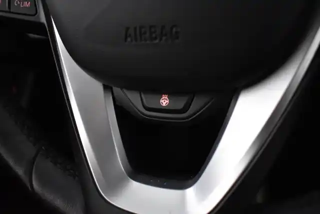 Musta Viistoperä, BMW 118 – NLP-877