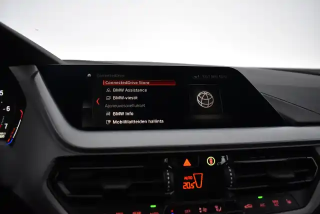 Musta Viistoperä, BMW 118 – NLP-877