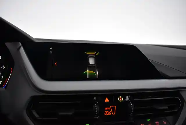 Musta Viistoperä, BMW 118 – NLP-877