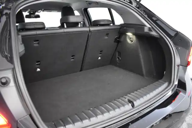Musta Viistoperä, BMW 118 – NLP-877