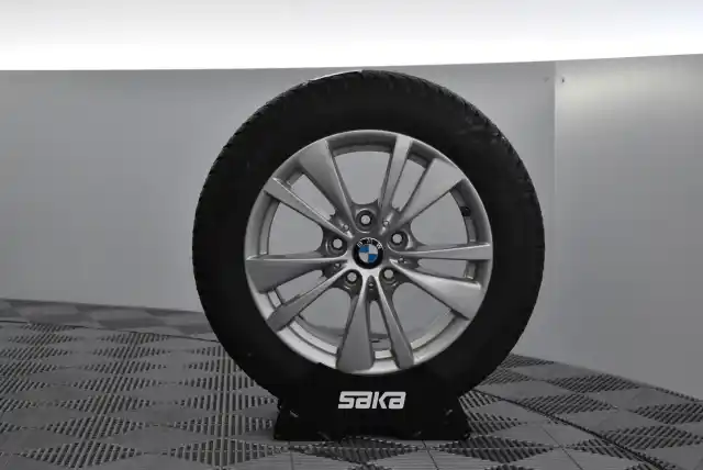 Musta Viistoperä, BMW 118 – NLP-877