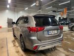 Harmaa Maastoauto, Mitsubishi Outlander PHEV – NLR-451, kuva 2