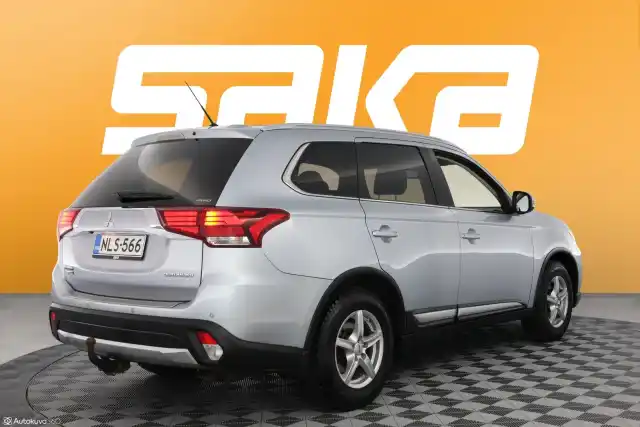 Harmaa Maastoauto, Mitsubishi Outlander – NLS-566