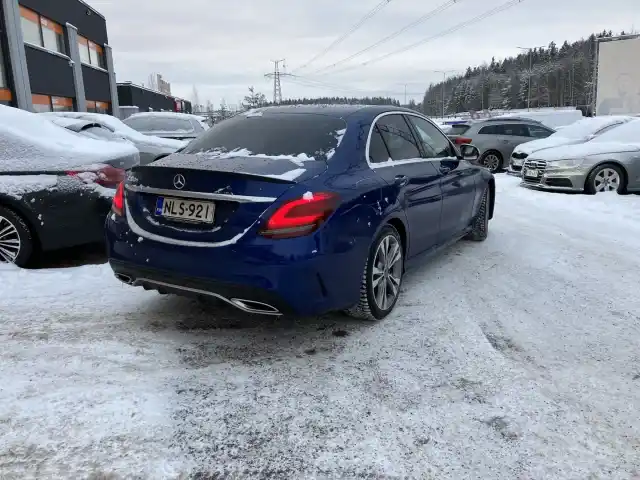 Sininen Sedan, Mercedes-Benz C – NLS-921