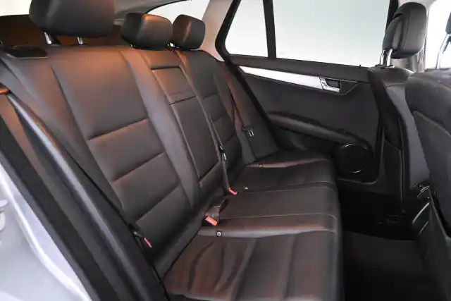 Harmaa Farmari, Mercedes-Benz C – NLT-233