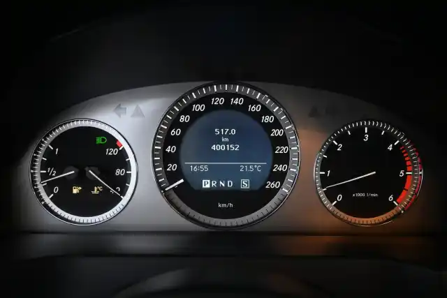 Harmaa Farmari, Mercedes-Benz C – NLT-233