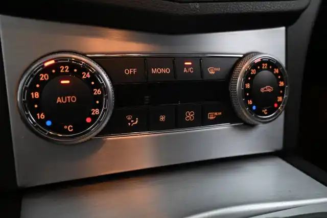 Harmaa Farmari, Mercedes-Benz C – NLT-233