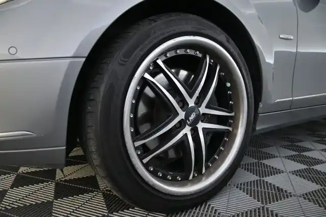 Harmaa Farmari, Mercedes-Benz C – NLT-233