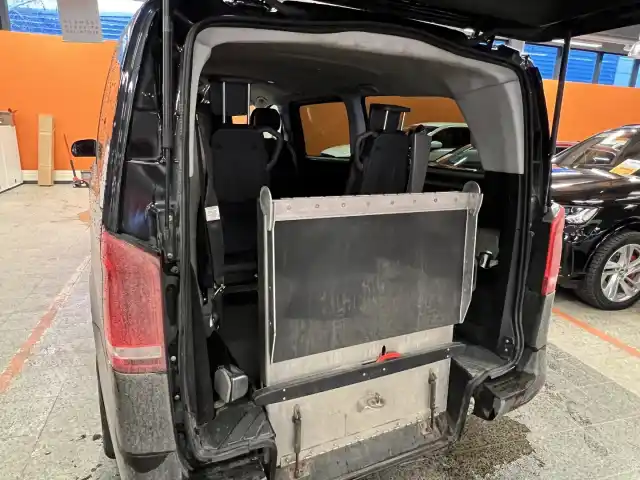 Musta Tila-auto, Mercedes-Benz Vito – NLU-598