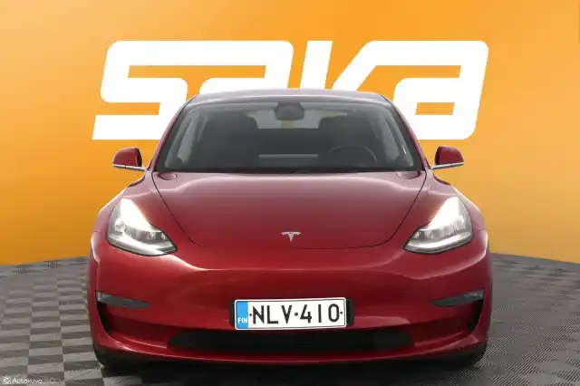 Punainen Sedan, Tesla Model 3 – NLV-410