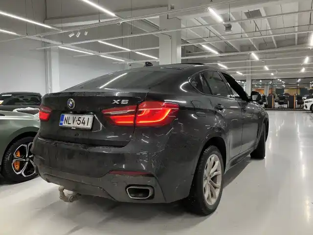 Musta Maastoauto, BMW X6 – NLV-541