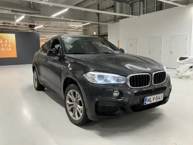 Musta Maastoauto, BMW X6 – NLV-541