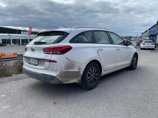 Valkoinen Farmari, Hyundai i30 Wagon – NLX-433
