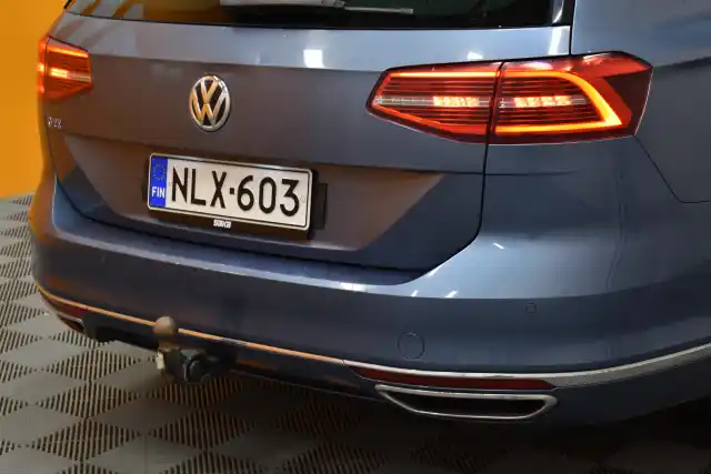 Sininen Farmari, Volkswagen Passat – NLX-603