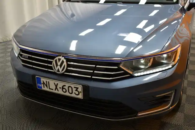 Sininen Farmari, Volkswagen Passat – NLX-603